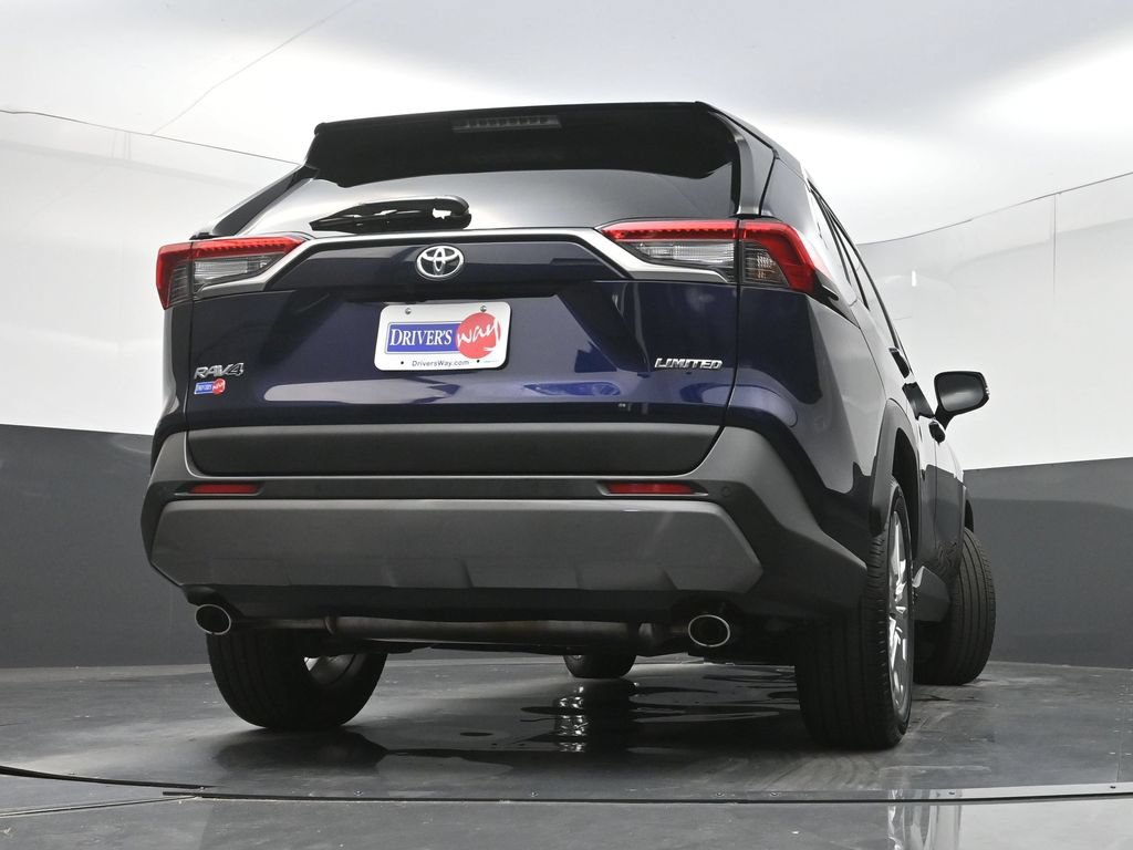 Used 2020 Toyota RAV4 Limited FWD image 30
