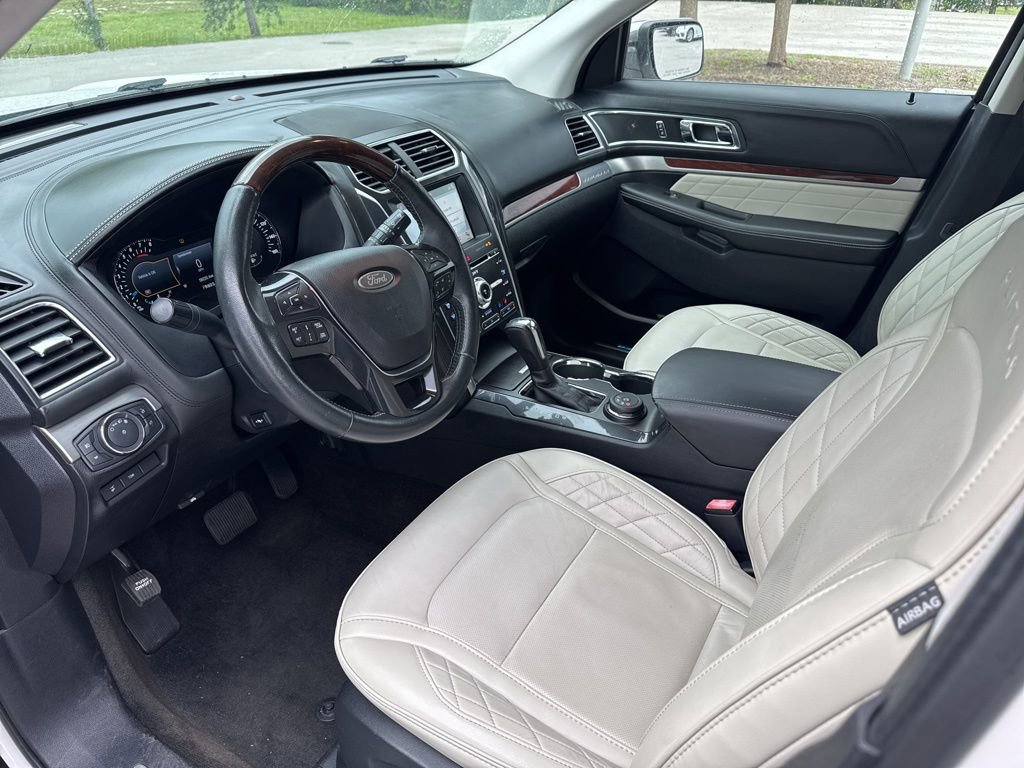 Used 2017 Ford Explorer Platinum image 8