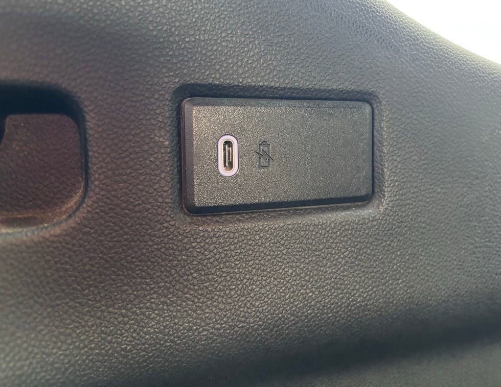 Used 2021 Chevrolet Tahoe Z71 image 24