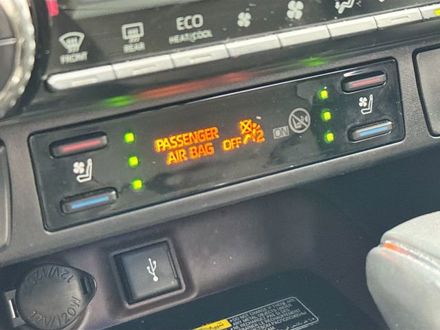 Used 2021 Toyota RAV4 Limited image 23