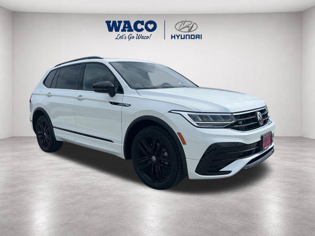 Used 2022 Volkswagen Tiguan SE R-Line FWD image 2