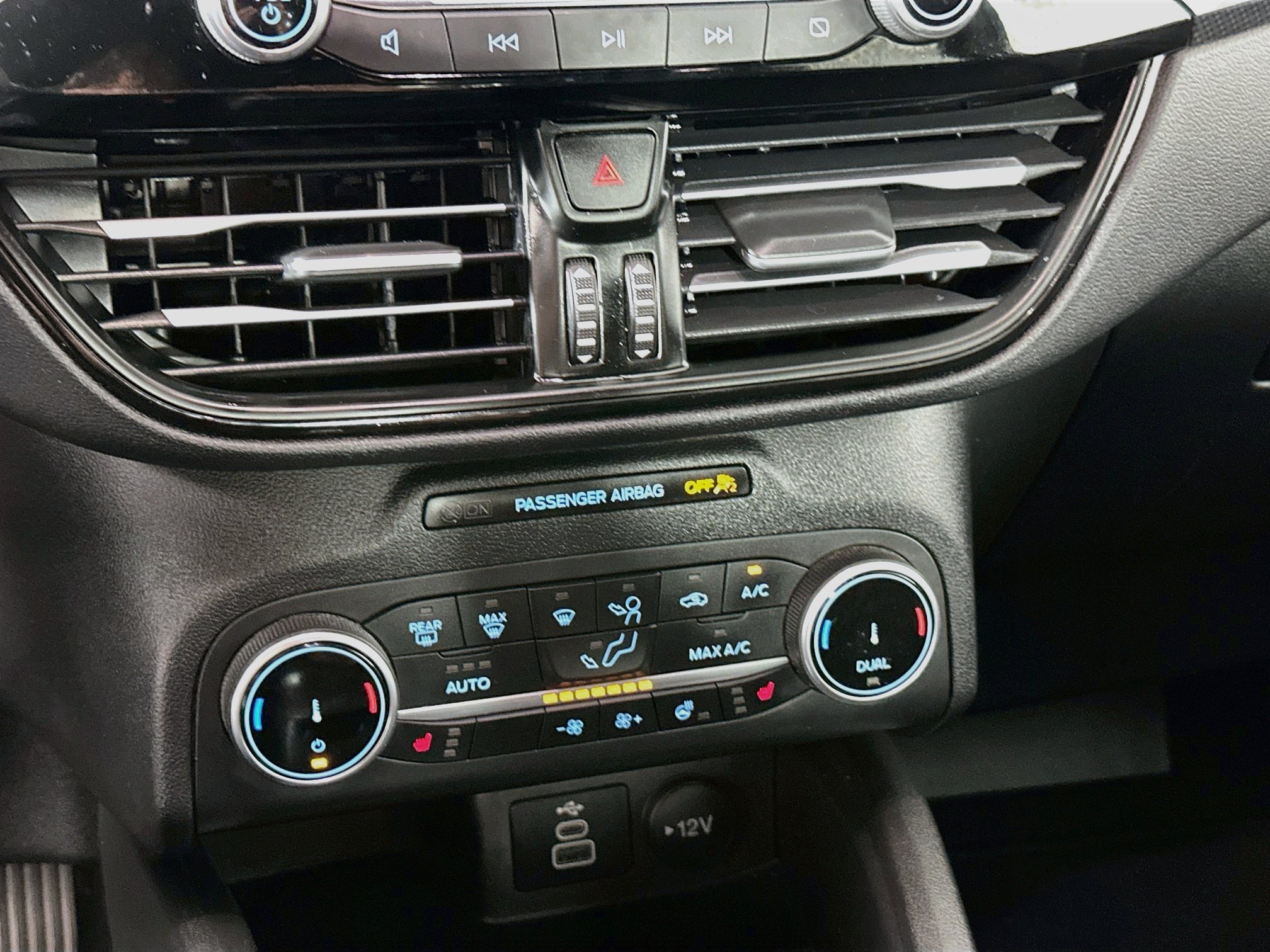 Used 2025 Ford Escape ST-Line Select AWD/4WD image 23