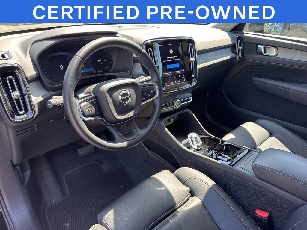 Certified 2025 Volvo XC40 B5 Plus AWD/4WD image 12