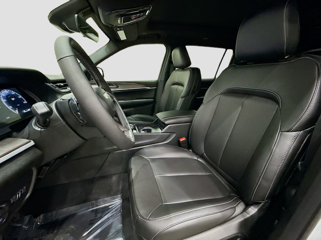 New 2025 Jeep Grand Cherokee L Limited w/ Black Appearance Package image 10