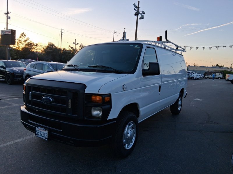 Used 2013 Ford E-150 and Econoline 150 RWD image 3