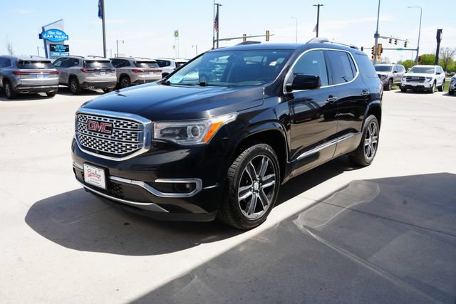 Used 2017 GMC Acadia Denali w/ Technology Package AWD/4WD image 28