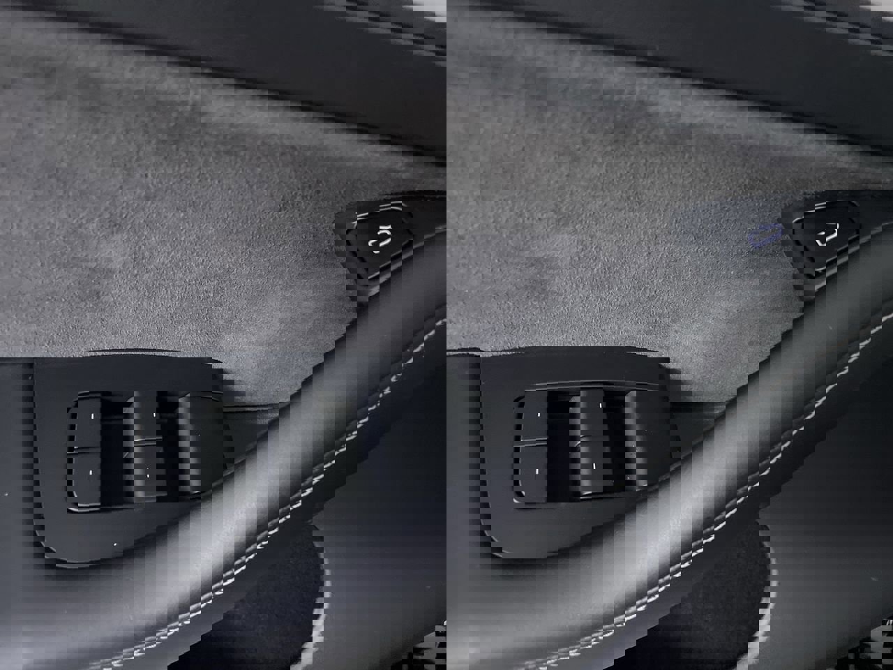 Used 2023 Tesla Model Y Performance image 11