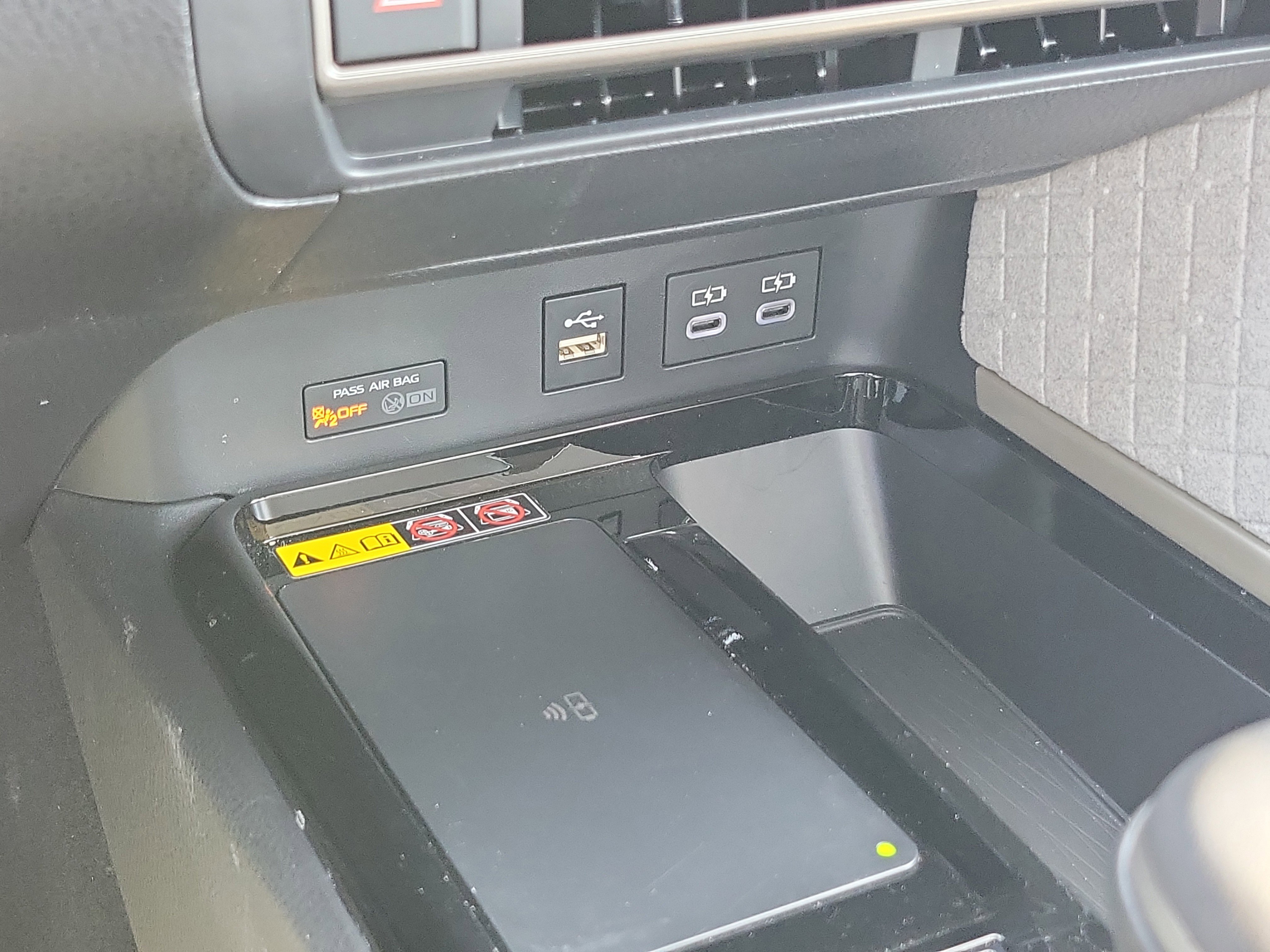 Used 2025 Toyota Camry XLE w/ Premium Plus Package image 30