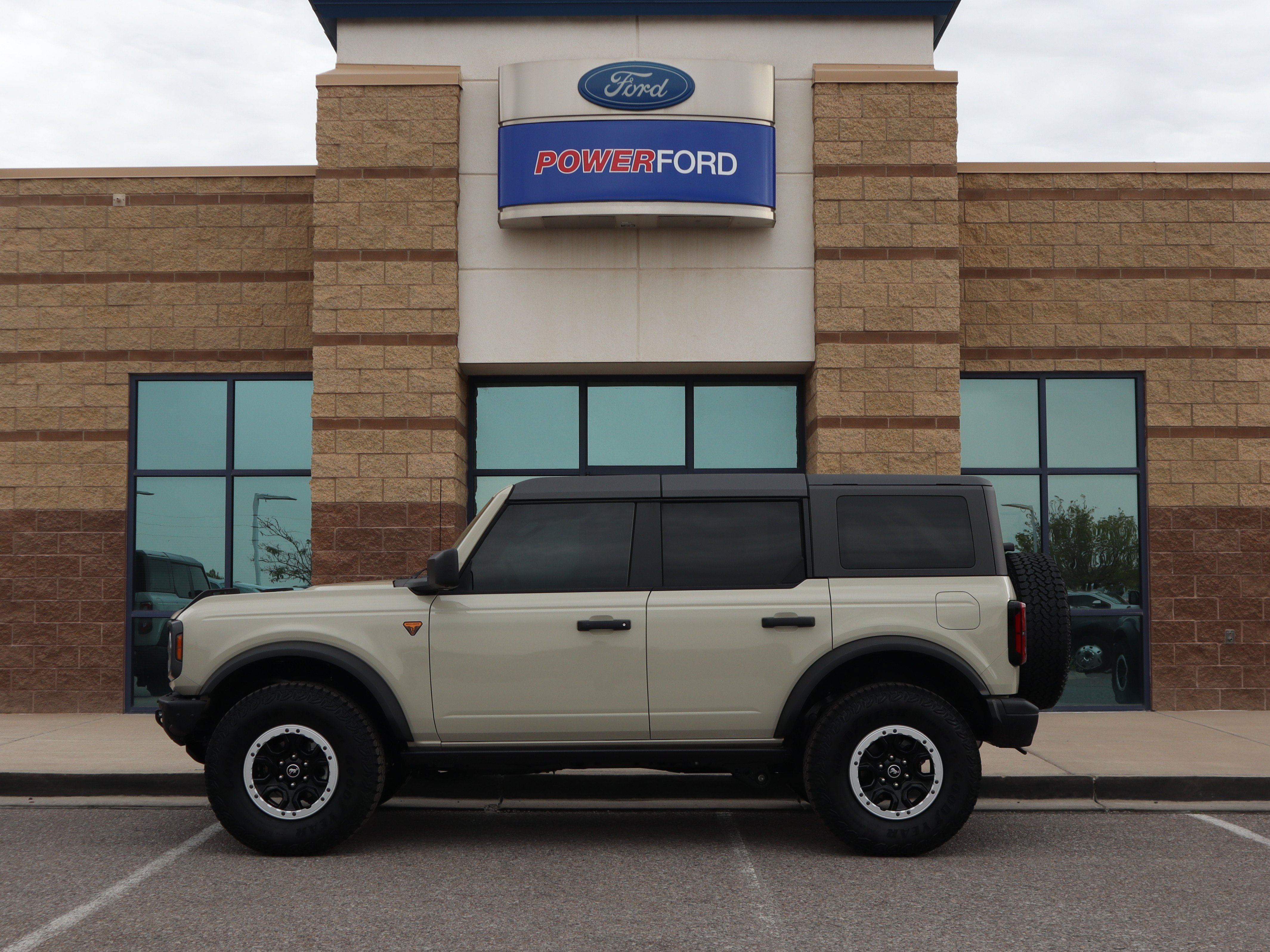 New 2026 Ford Bronco Badlands AWD/4WD image 9