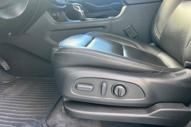 Used 2023 Chevrolet Traverse LT image 13