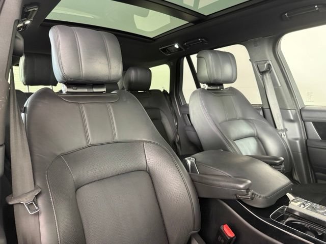 Used 2019 Land Rover Range Rover HSE AWD/4WD image 32