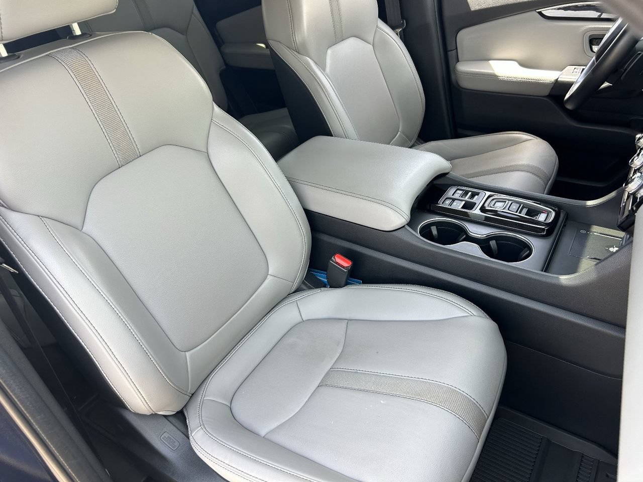Used 2024 Honda Pilot Touring image 12