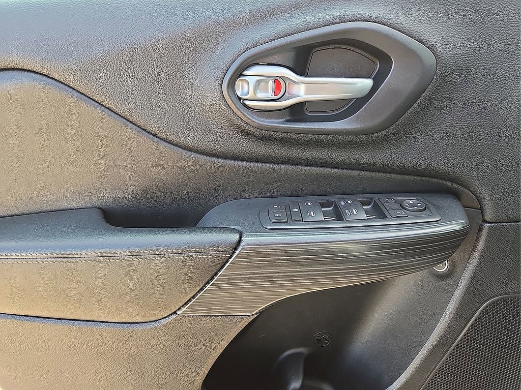 Used 2016 Jeep Cherokee High Altitude image 20