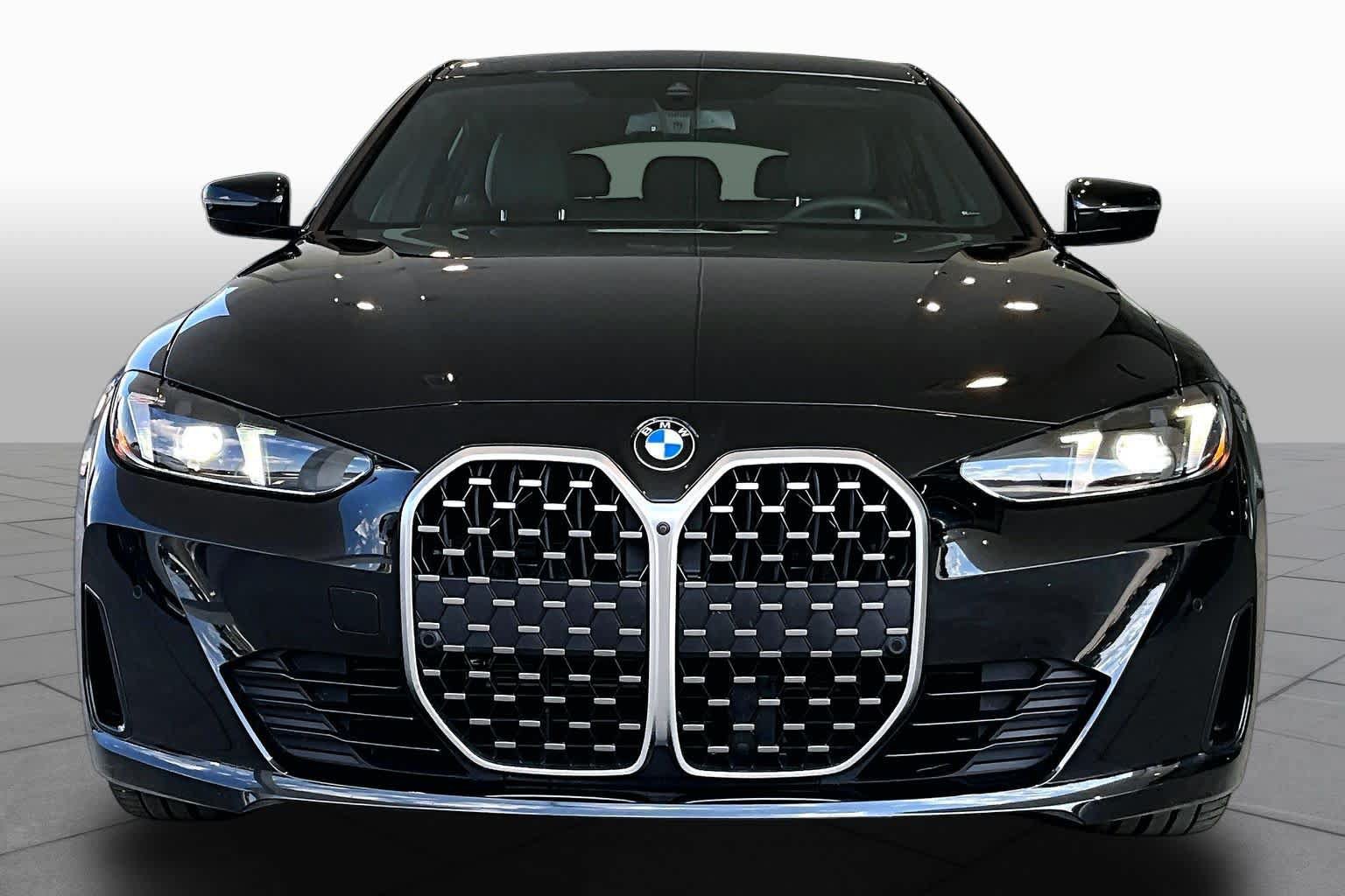 Used 2025 BMW 430i w/ Premium Package RWD image 3