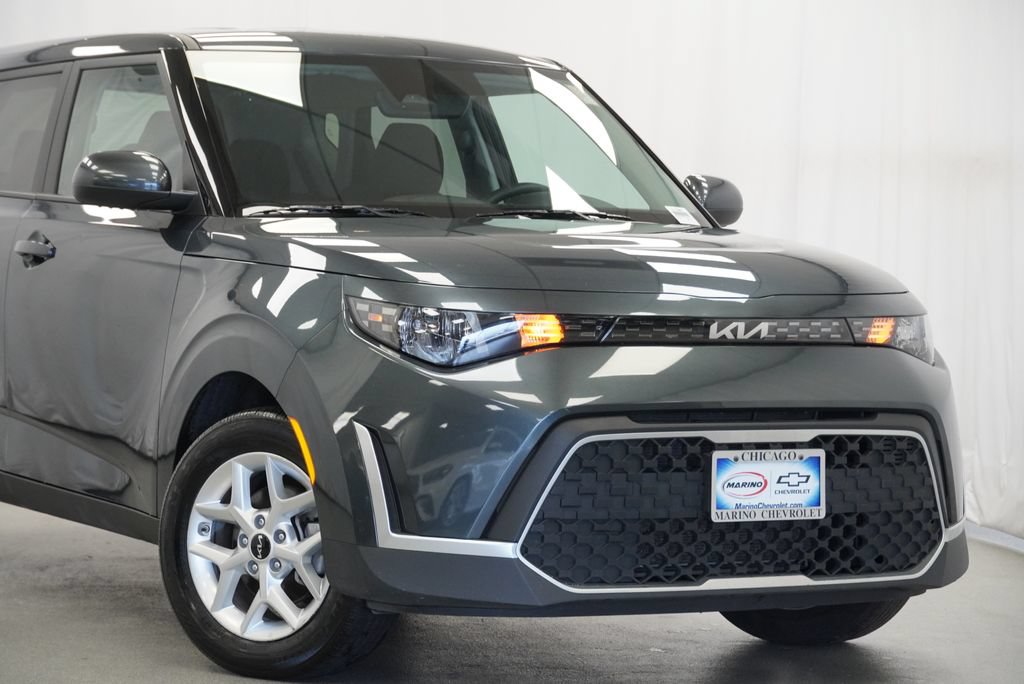 Used 2025 Kia Soul LX w/ LX Technology Package FWD image 9