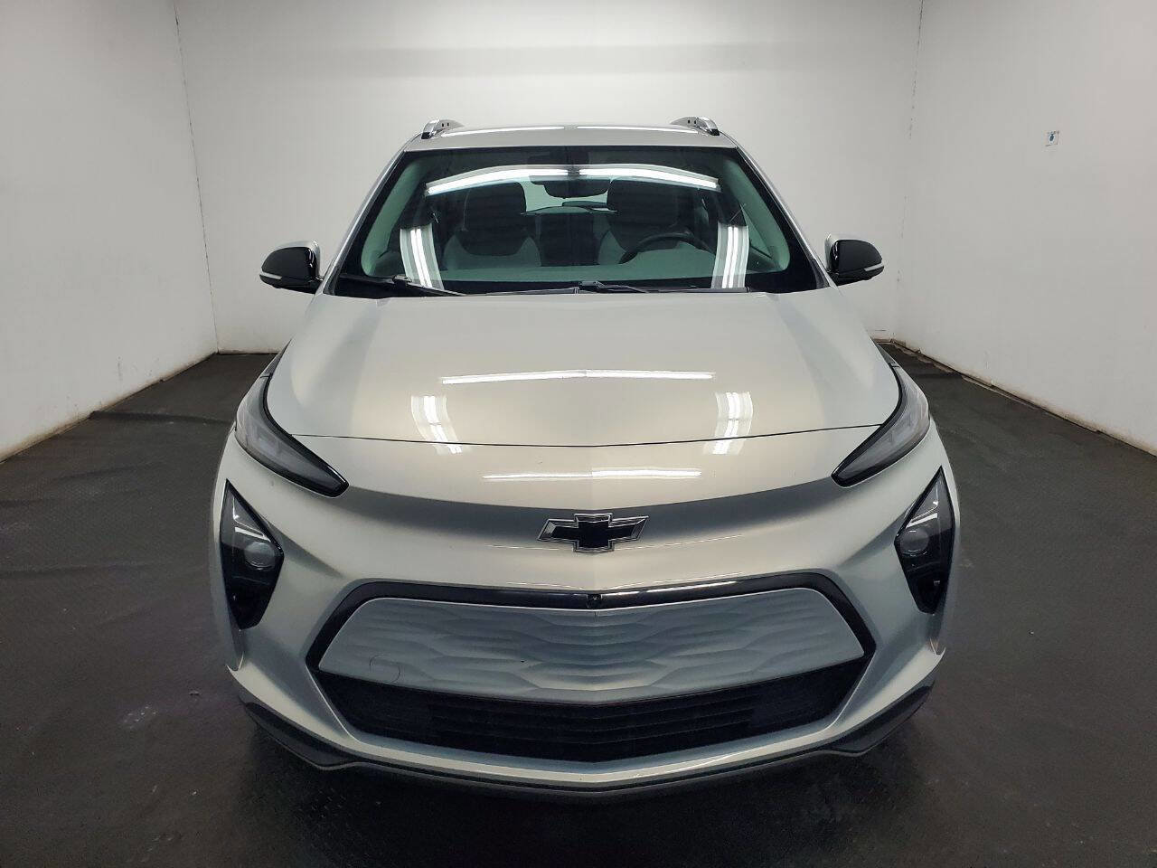 Used 2023 Chevrolet Bolt EUV Premier FWD image 2