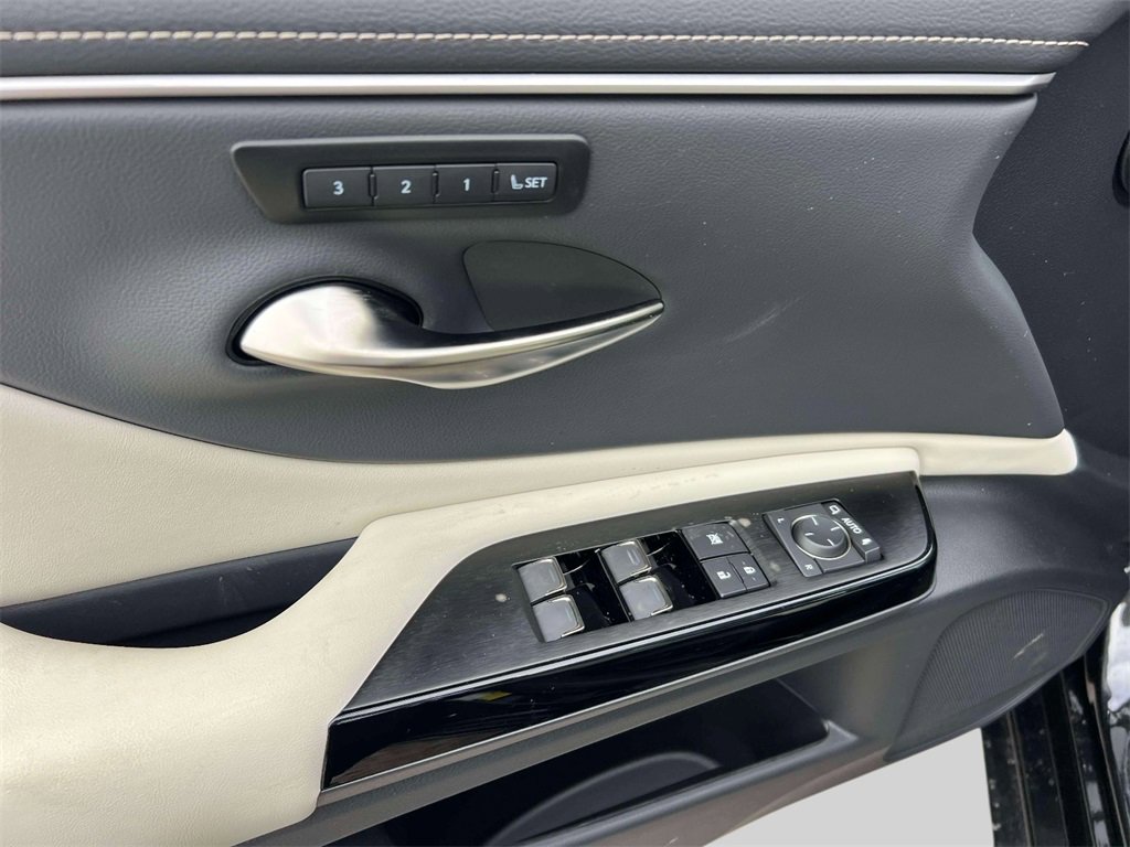 New 2025 Lexus ES 350 w/ Premium Package image 14