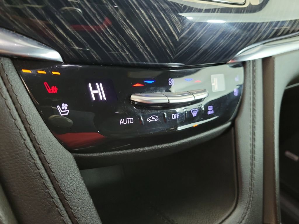 Certified 2024 Cadillac XT6 Premium Luxury FWD image 29