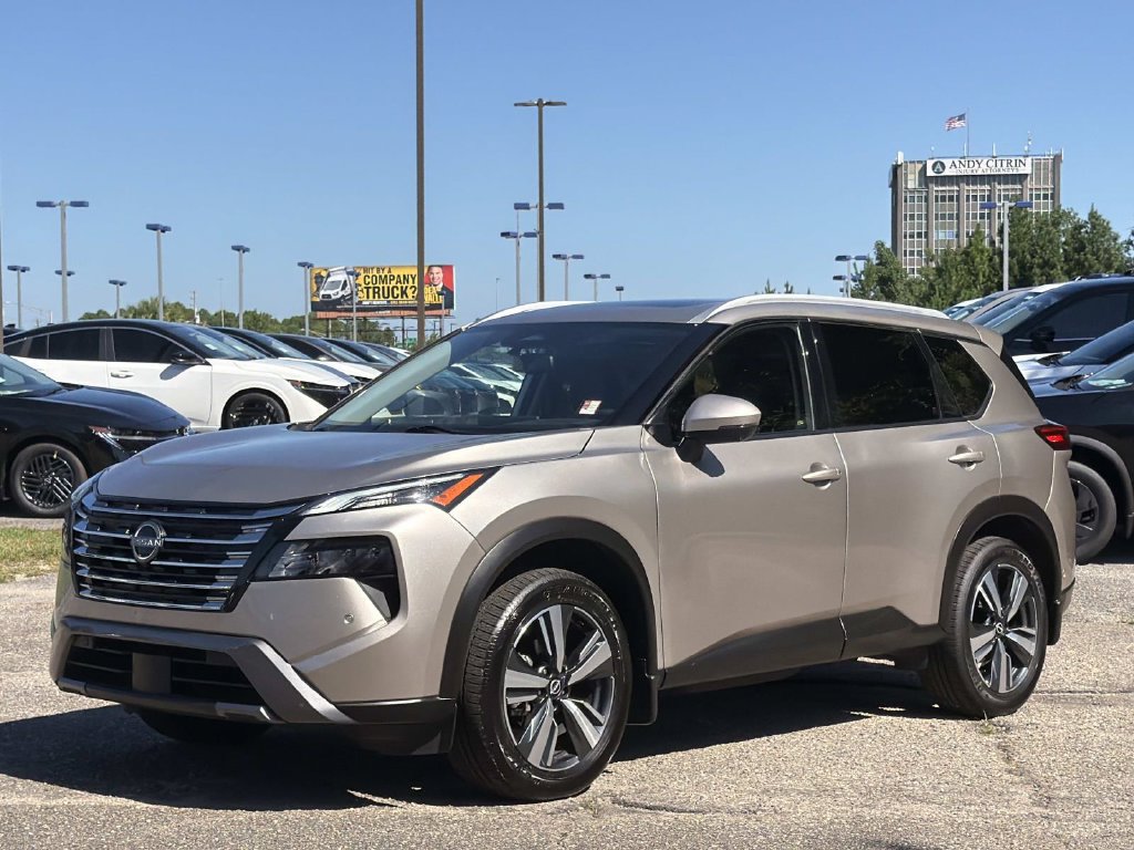 Used 2024 Nissan Rogue SL w/ SL Premium Package FWD image 9