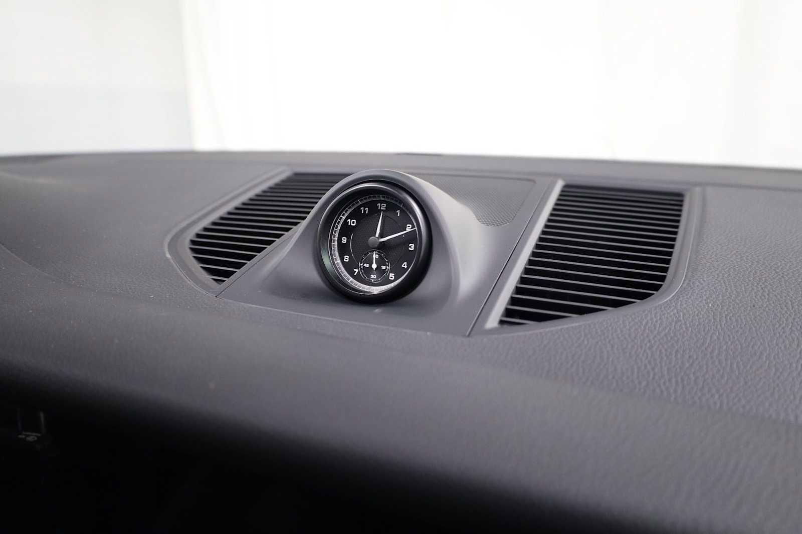 New 2026 Porsche Macan image 23