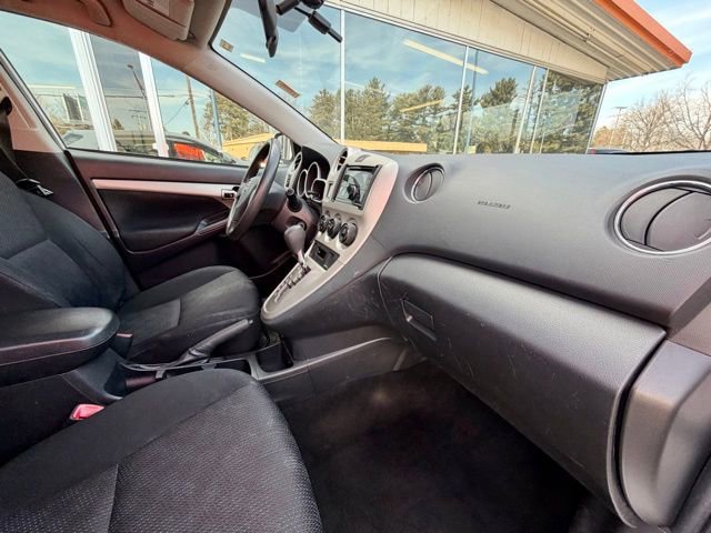 Used 2010 Toyota Matrix image 21