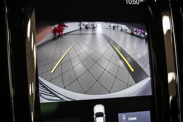 Used 2019 Volvo XC60 T8 Momentum image 14