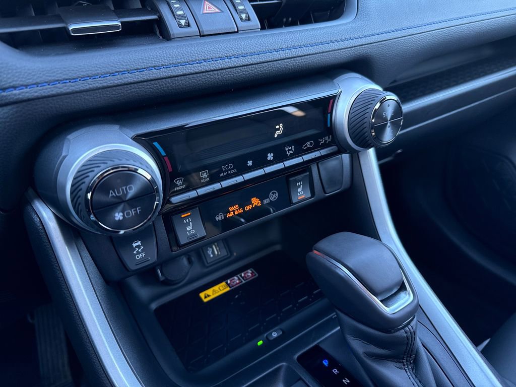 Used 2025 Toyota RAV4 XSE w/ Advanced Technology Package image 30