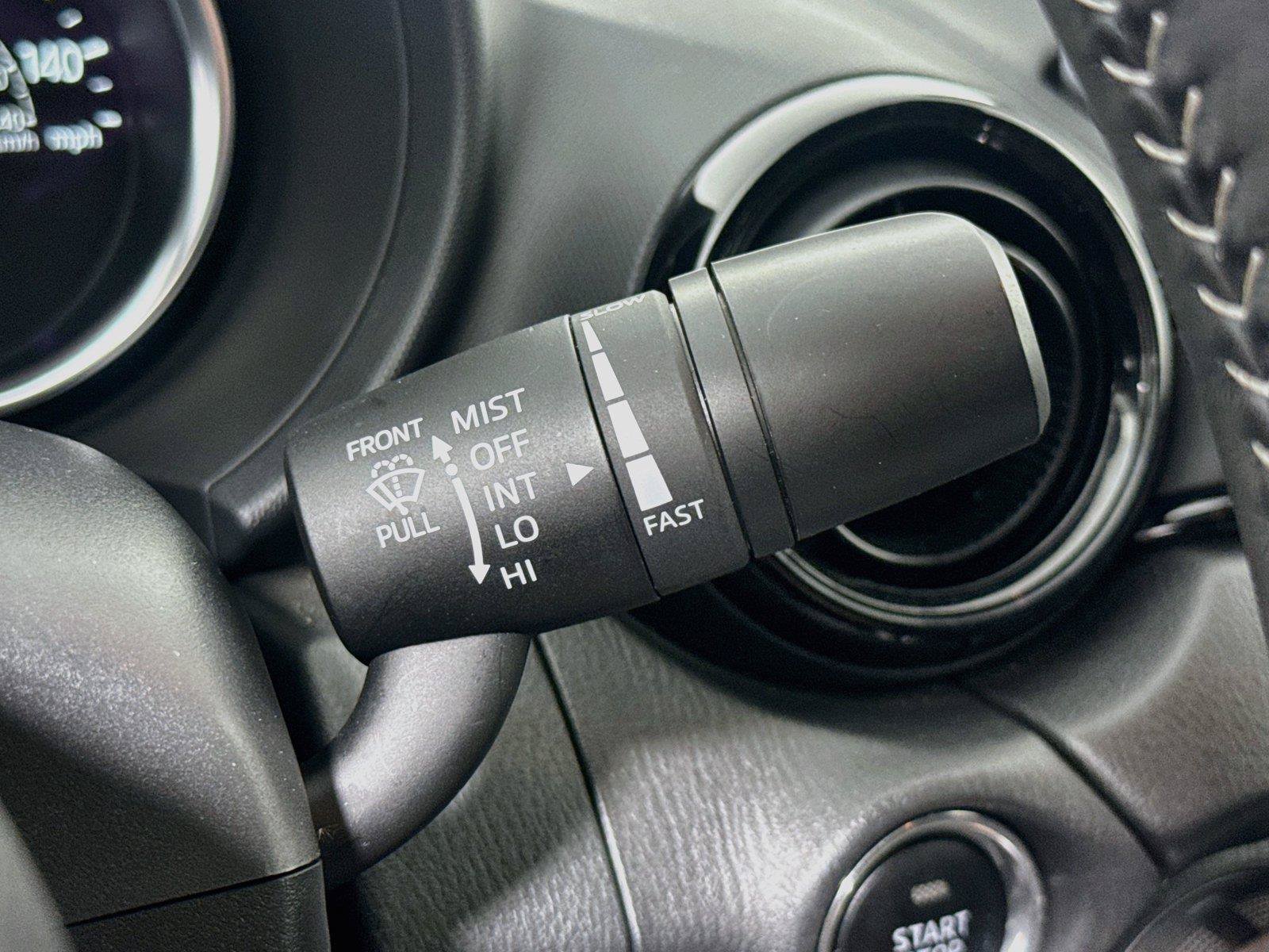 Used 2023 MAZDA MX-5 Miata Club RWD image 17