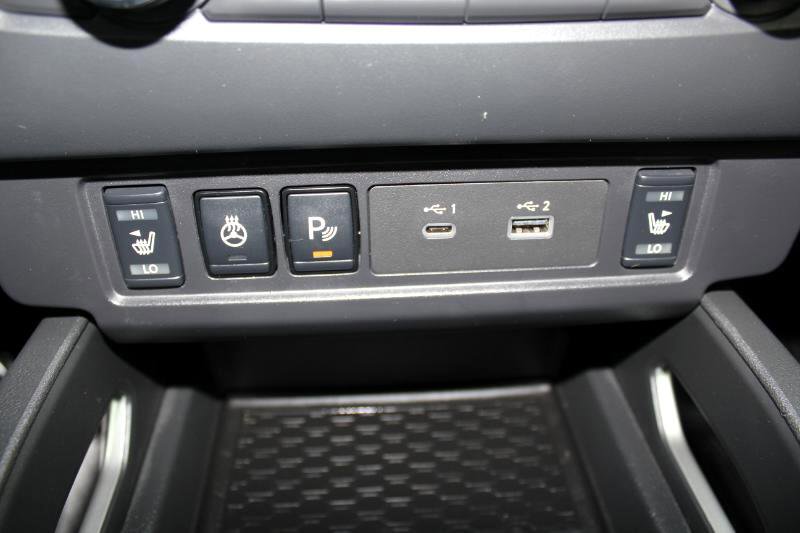 Used 2024 Nissan Frontier SV w/ SV Convenience Package image 32