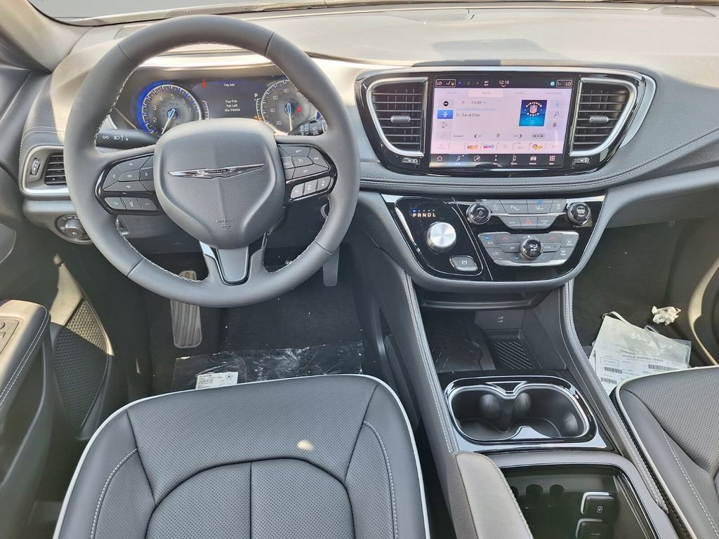 New 2026 Chrysler Pacifica Limited w/ S Appearance Package image 9