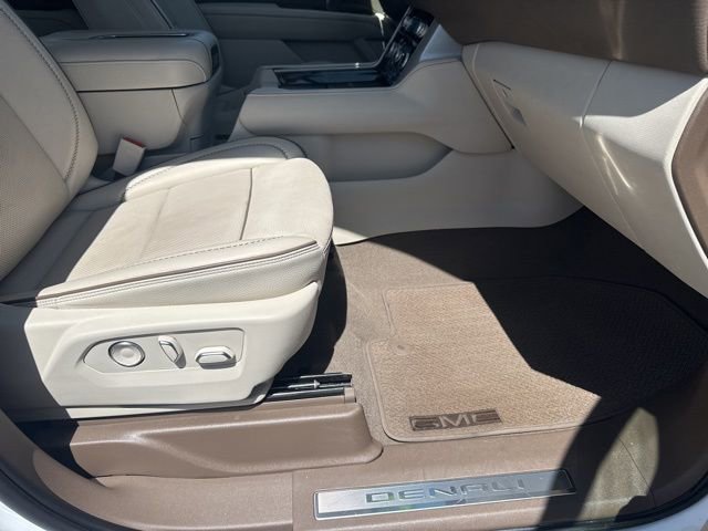 Used 2023 GMC Yukon XL Denali image 20