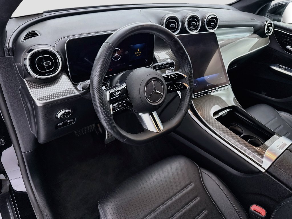 Used 2024 Mercedes-Benz GLC 300 4MATIC image 9