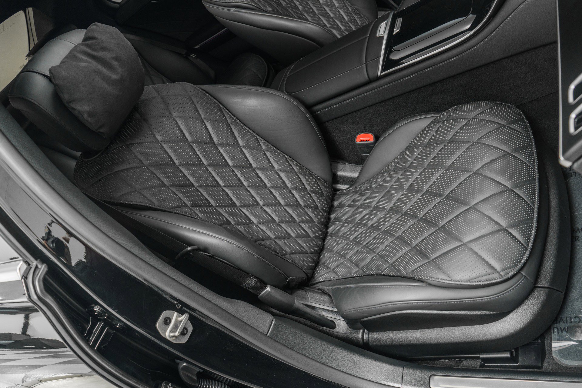 Used 2025 Mercedes-Benz S 580e 4MATIC Sedan image 25