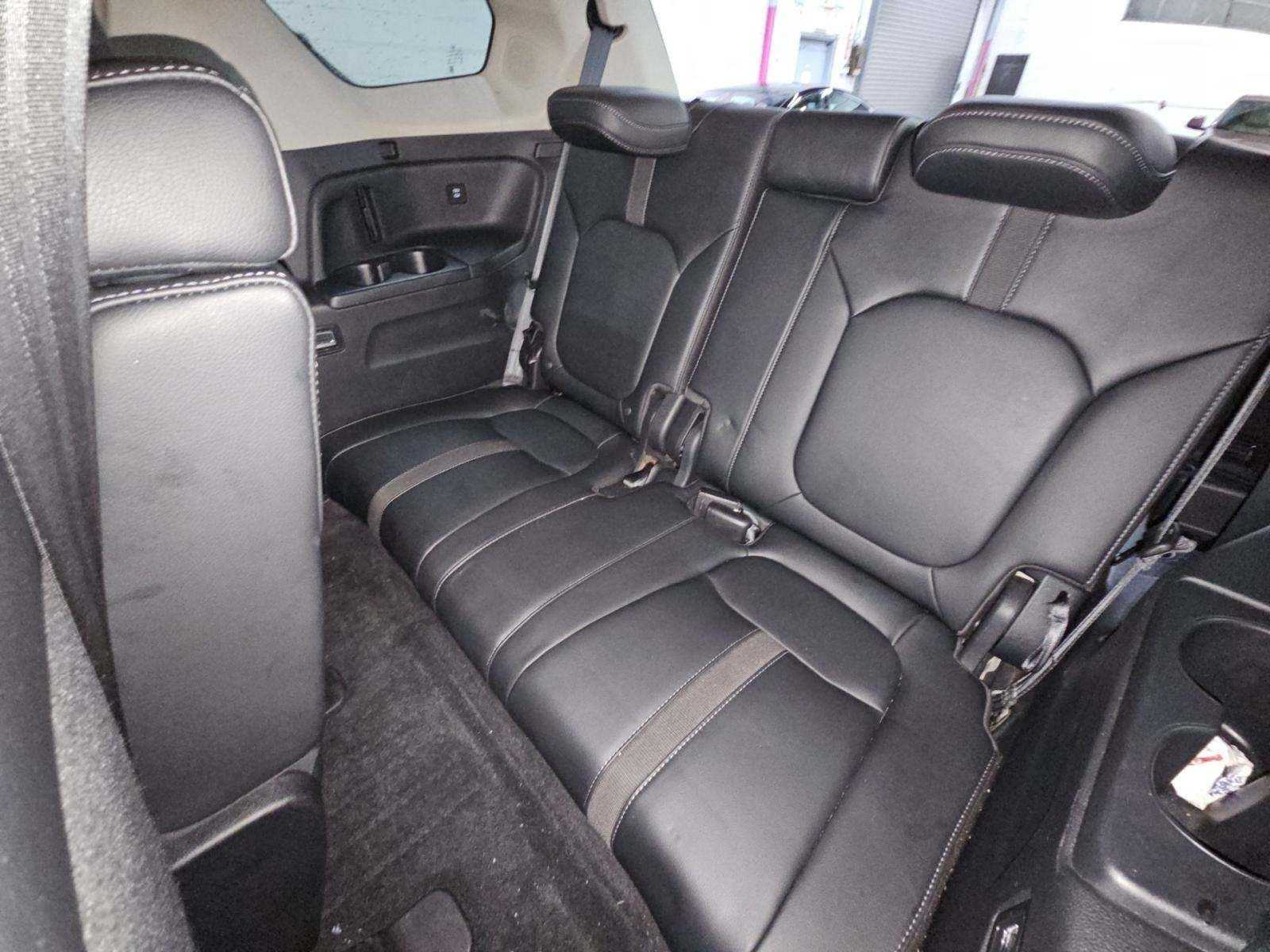 Used 2025 Honda Pilot Touring image 12