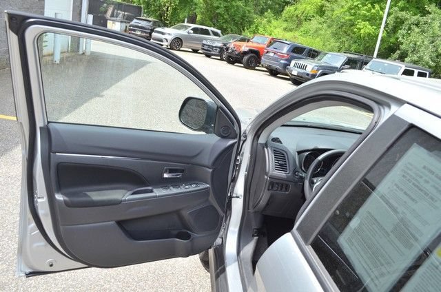 Used 2025 Mitsubishi Outlander Sport ES AWD/4WD image 15