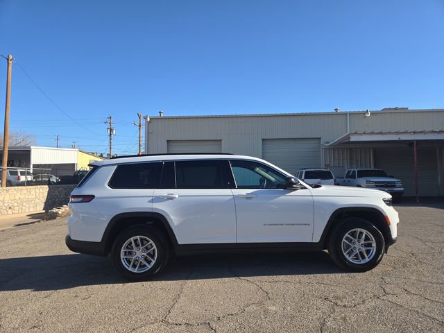 Used 2025 Jeep Grand Cherokee L Laredo w/ Luxury Tech Group I image 2