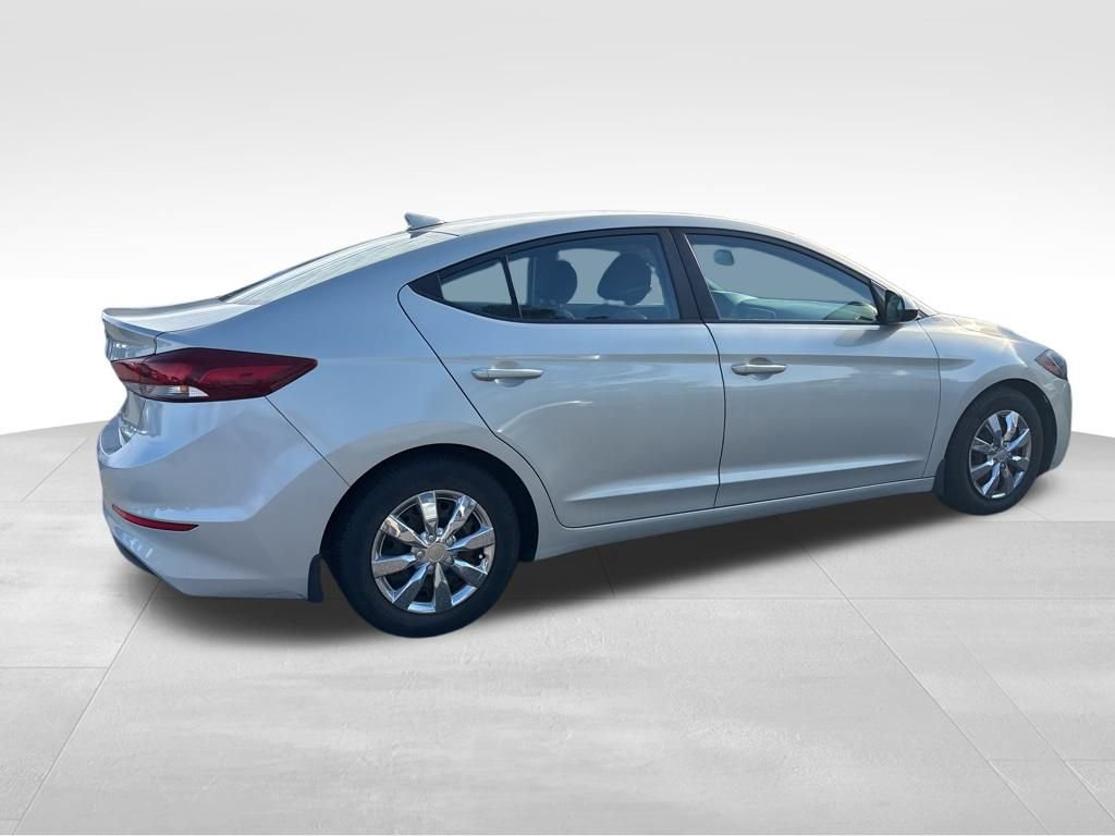 Used 2017 Hyundai Elantra SE image 13
