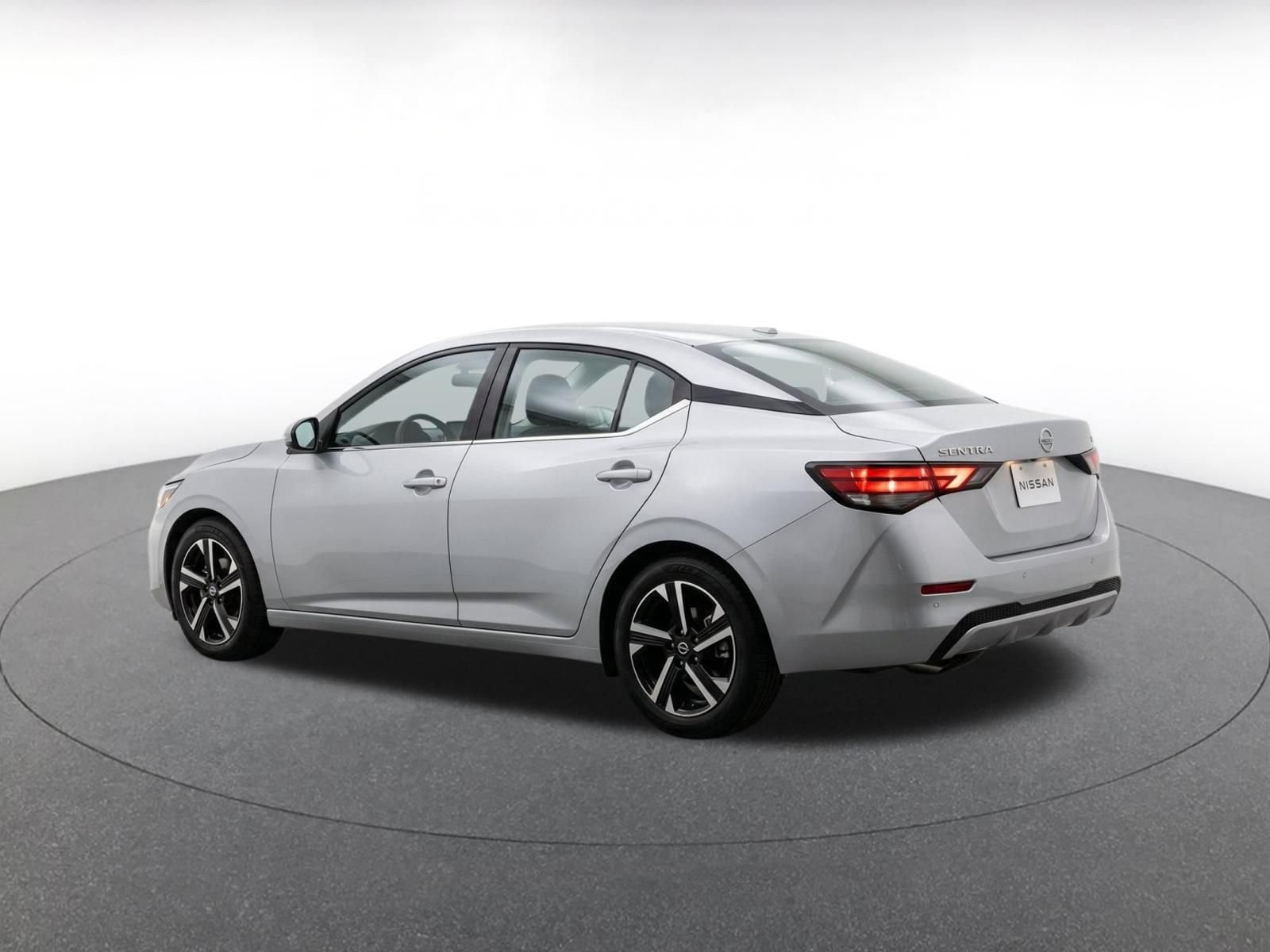 Used 2025 Nissan Sentra SV FWD image 6