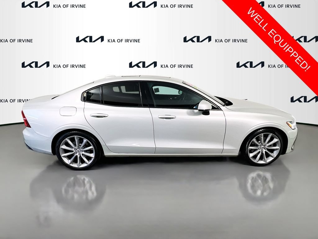 Used 2020 Volvo S60 T5 Momentum FWD image 24