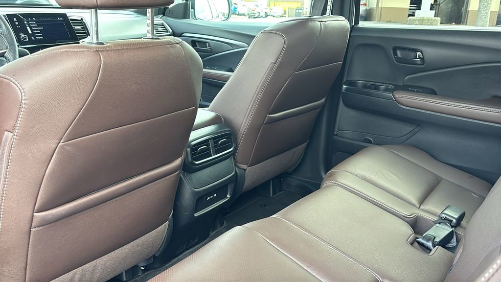 Used 2024 Honda Passport EX-L image 32