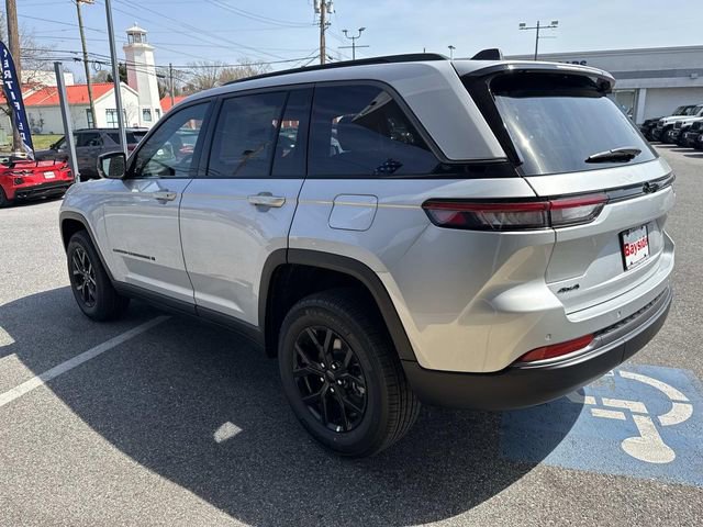 New 2026 Jeep Grand Cherokee Laredo image 18