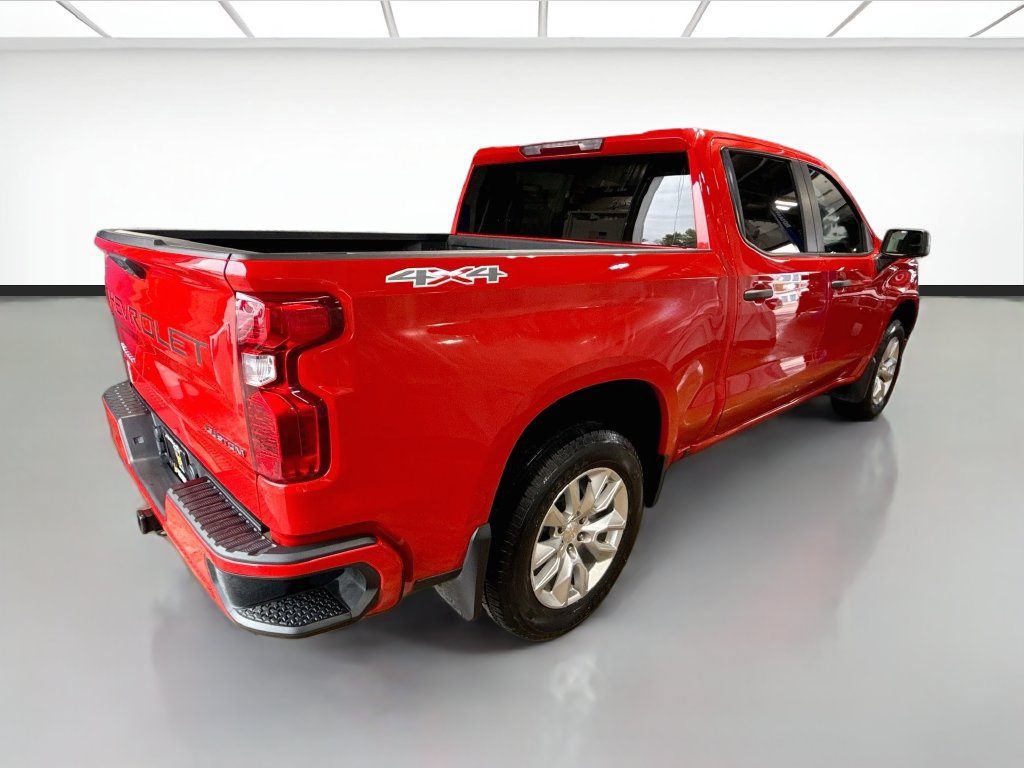 Used 2024 Chevrolet Silverado 1500 Custom w/ LPO, Dark Essentials Package AWD/4WD image 5