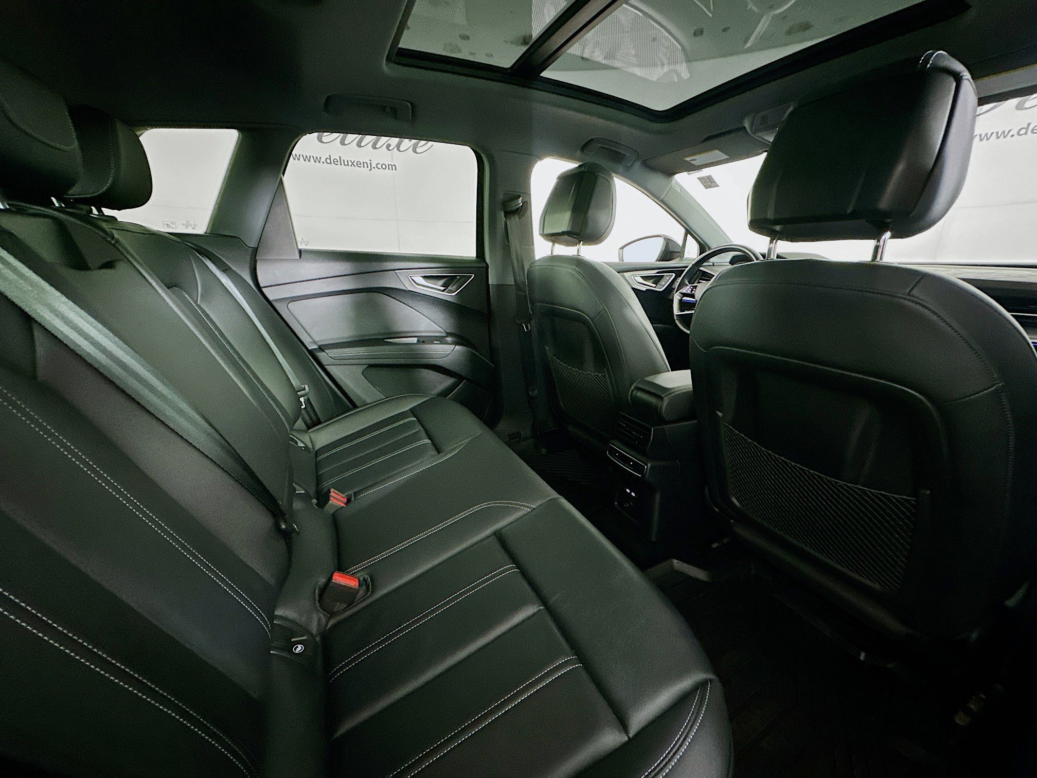 Used 2024 Audi Q4 e-tron Premium Plus w/ Premium Plus image 28