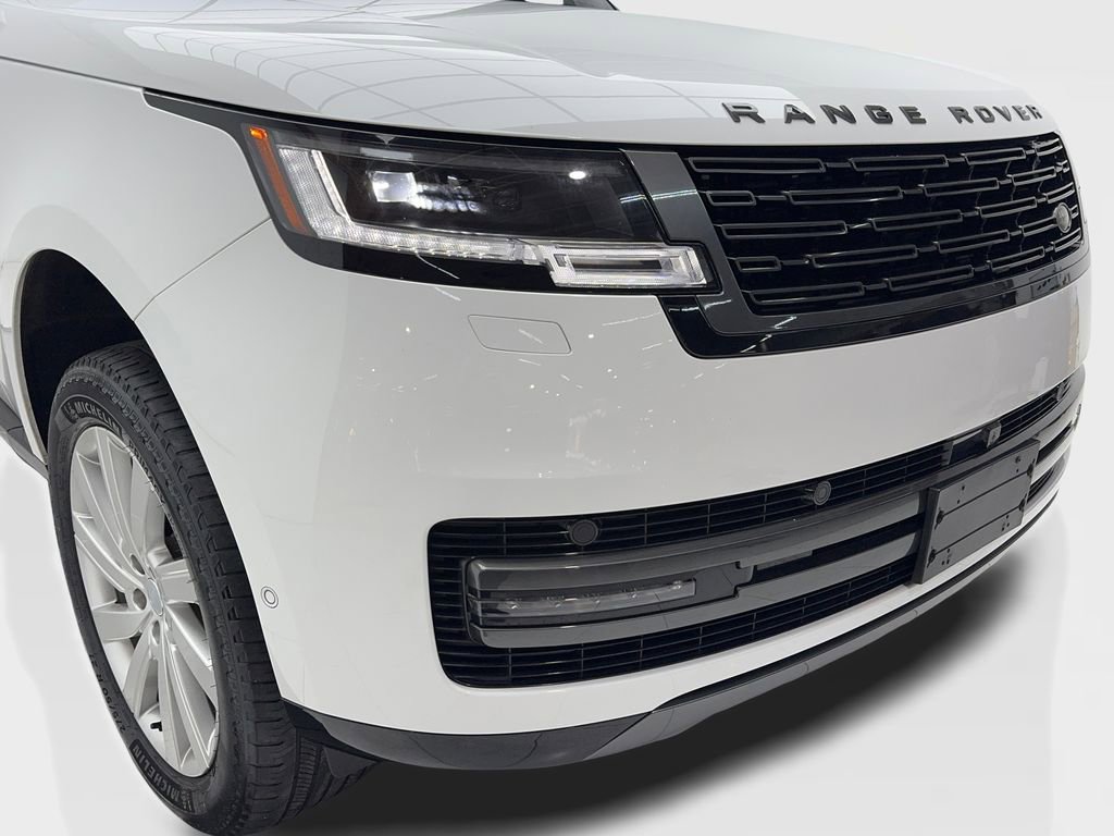 Used 2023 Land Rover Range Rover SE image 3