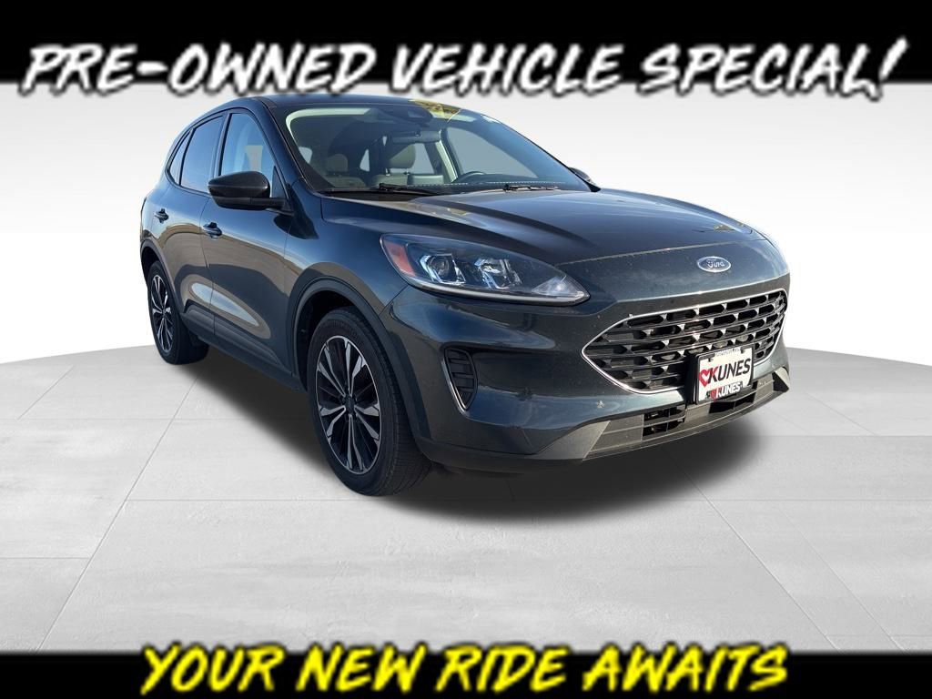 Used 2022 Ford Escape SE w/ SE Sport Appearance Package