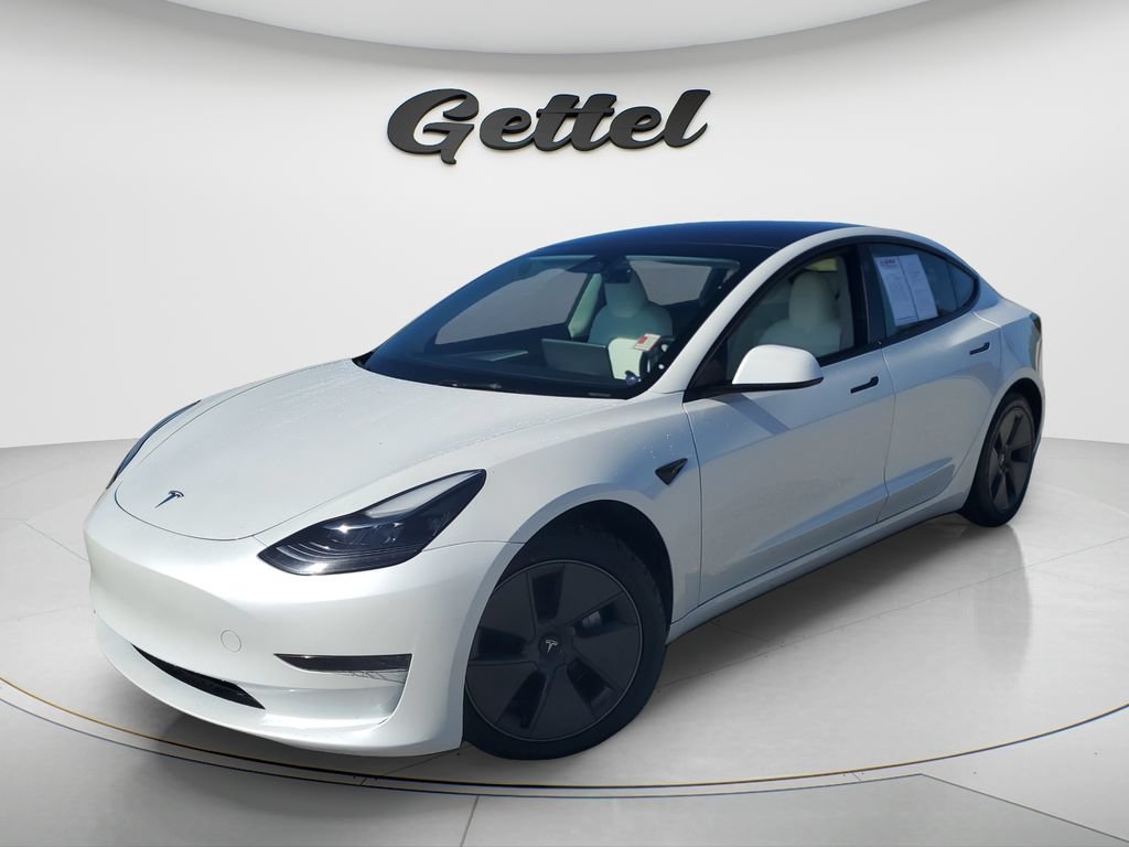 Used 2023 Tesla Model 3 Standard Range RWD image 1