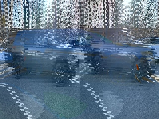 New 2025 Jeep Wagoneer L Series II w/ Premium Group I image 9