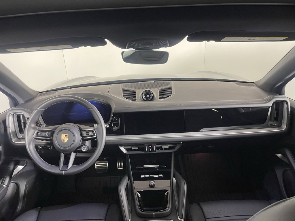 Certified 2025 Porsche Cayenne S image 20