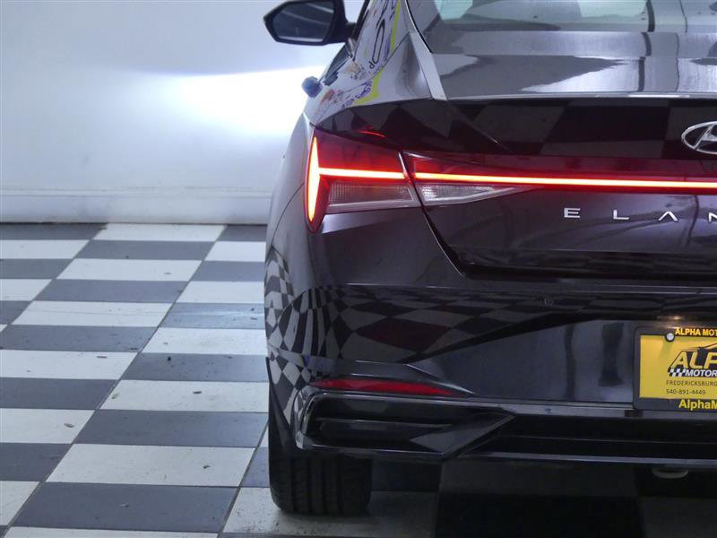 Used 2022 Hyundai Elantra Limited image 31