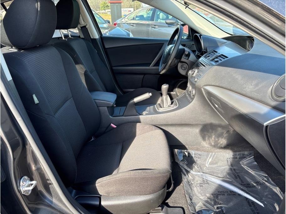 Used 2013 MAZDA MAZDA3 i Touring image 11
